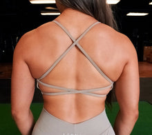 Load image into Gallery viewer, Sculpt Criss-Cross Seamless Bra
