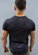Load image into Gallery viewer, Men&#39;s Fitted t-shirt Black
